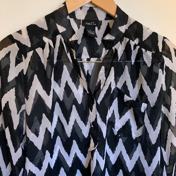 🌿Adorable Rue 21 Top!🧡 - Picture 2 of 4